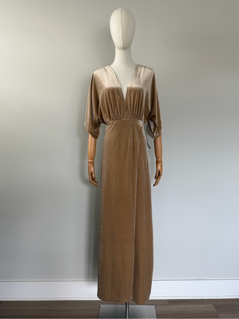NWT Urban Outfitters WYLDR Velvet V-Neck Maxi Dress Sand Sable Size L - Picture 6 of 16
